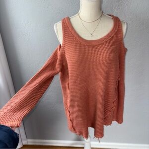 Free people peach knit cold shoulder size medium boho vibes